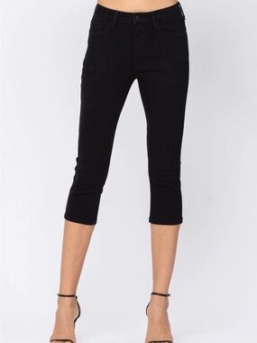 Judy Blue Women’s Black Cropped Skinny Jeans